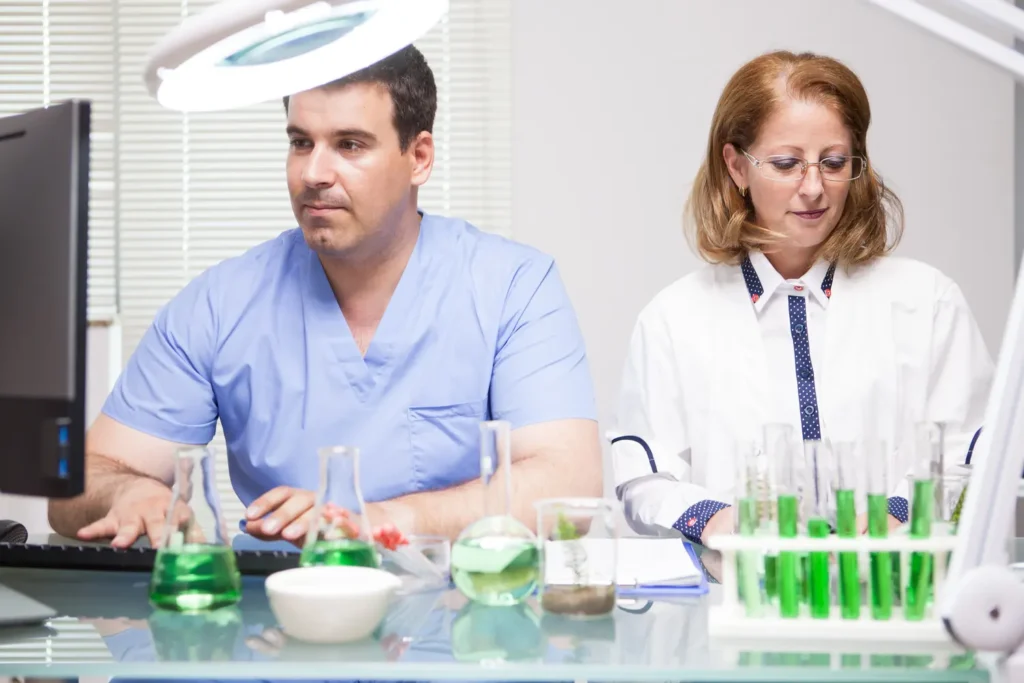 Curso de Dirección de Empresas Farmacéuticas Biotecnológicas y de Productos Sanitarios 3