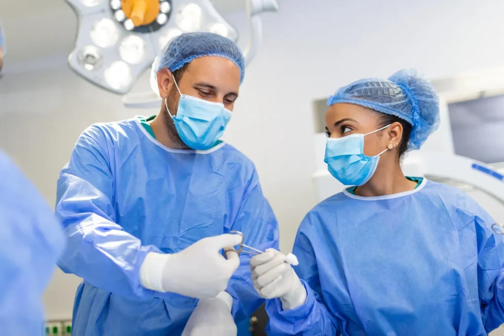 Maestría en Auxiliar de Quirófano en Cirugía Estética Integral 3