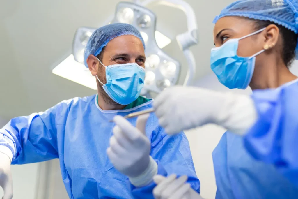 Maestría en Manejo de Complicaciones en Cirugía y Medicina Estética 3